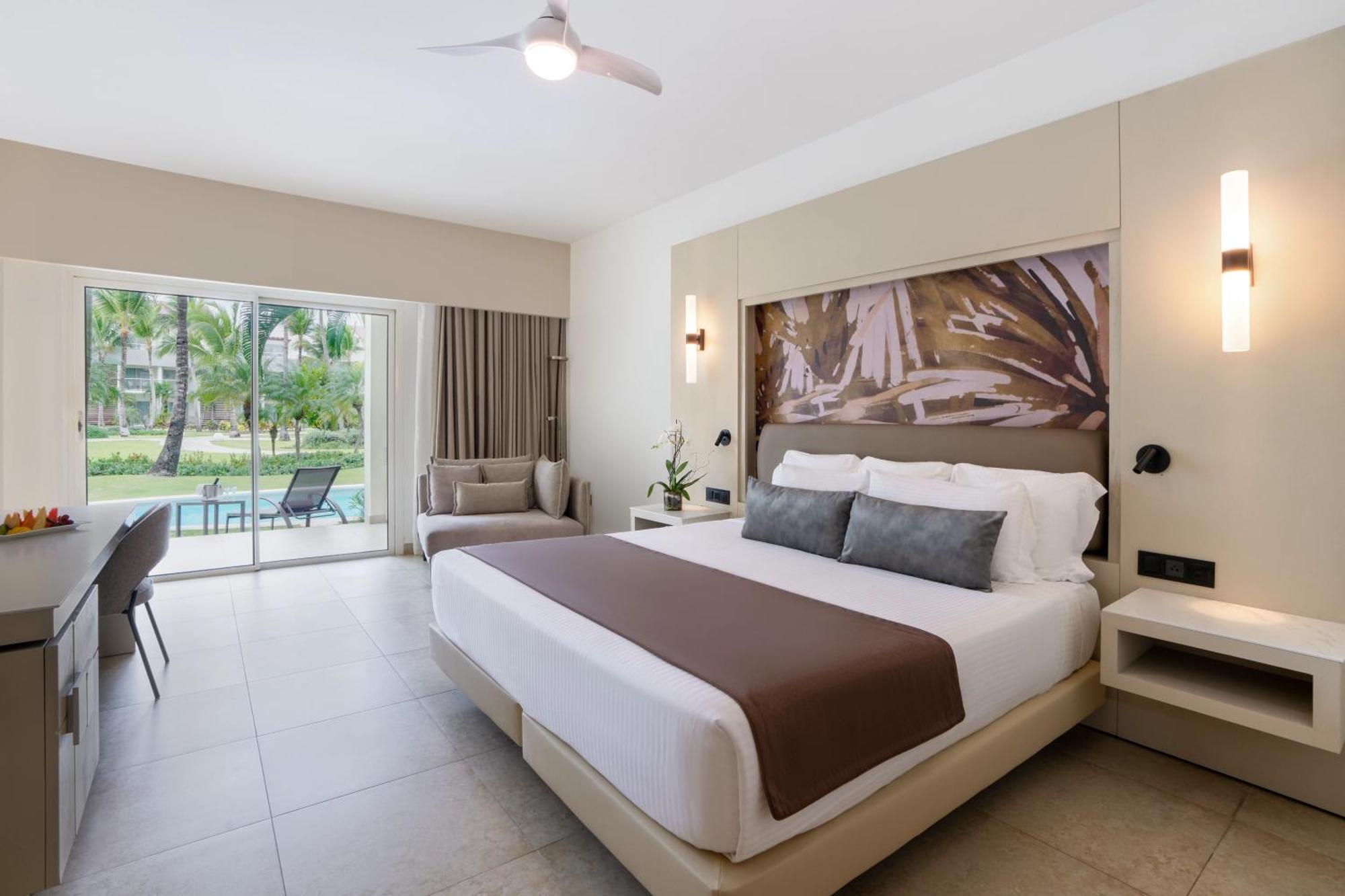 Breathless Punta Cana Resort & Spa (Adults Only) Exterior foto Junior Suite swim-out